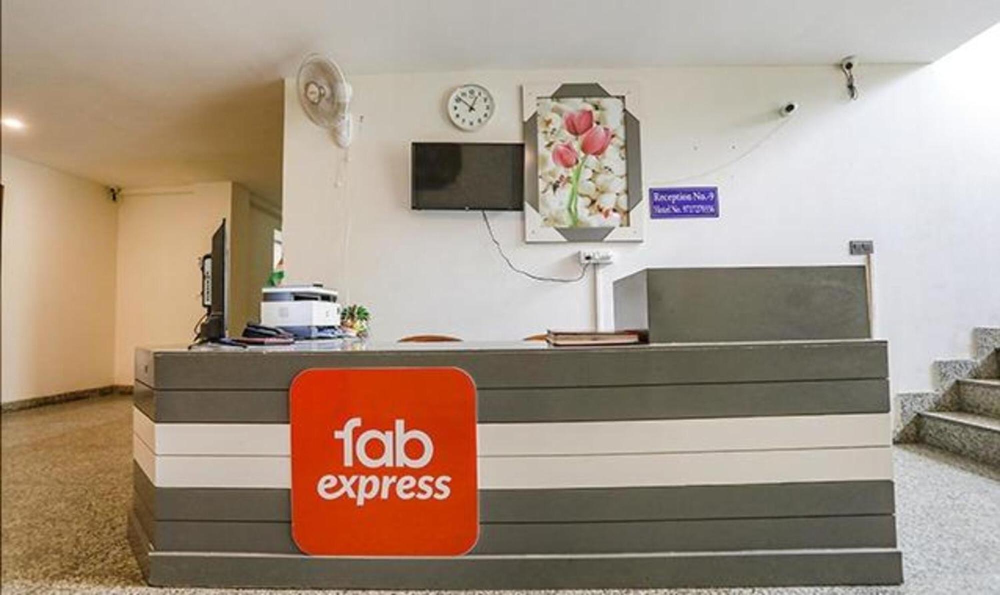 Fabhotel F9 Sector 58 ノイダ エクステリア 写真